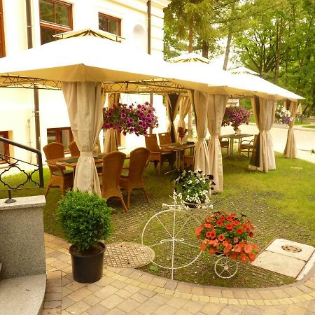 Willa Filiks Restauracja & Pokoje Nałęczów Eksteriør bilde