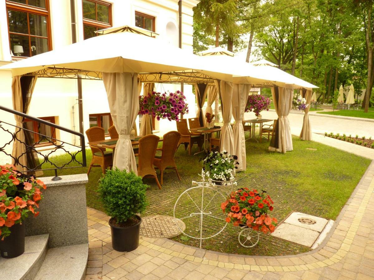 Willa Filiks Restauracja & Pokoje Nałęczów Eksteriør bilde